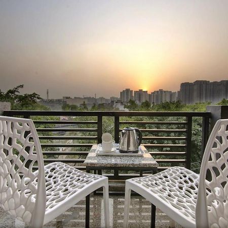 Hotel Premier Noida 135 Esterno foto