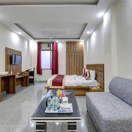 Hotel Premier Noida 135 Esterno foto