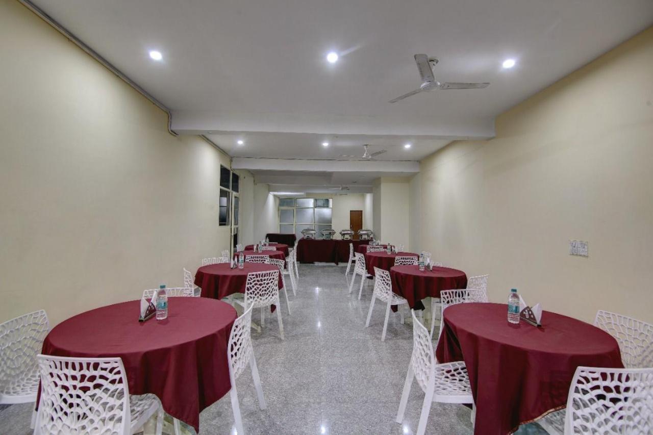 Hotel Premier Noida 135 Esterno foto